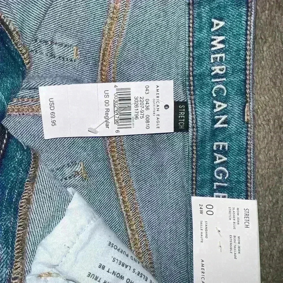 American Eagle Outfitters Distressed Blue Jeans - Picture 3 of 4